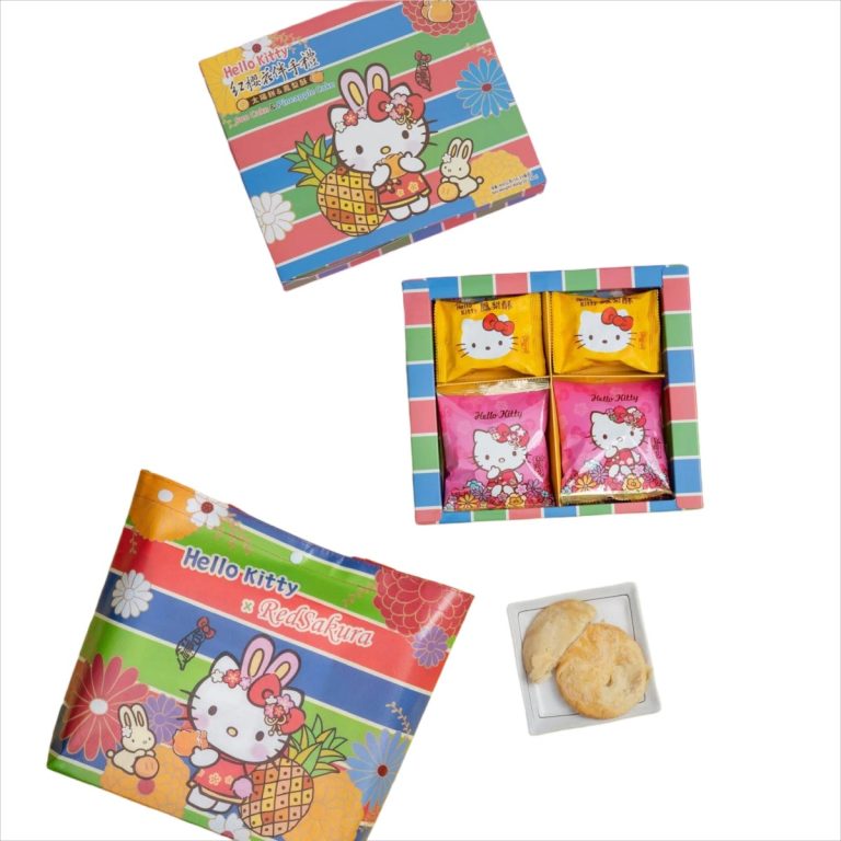 RED SAKURA- Hello Kitty Sun cake & Pineapple cake (Collectible:PE Tote Bag) 65g*4+50g*4